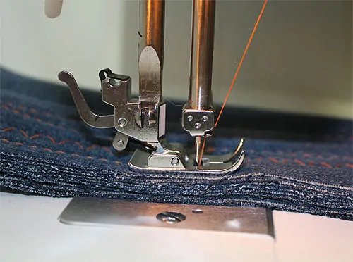 Šicí stroj Lada L30 + DÁREK