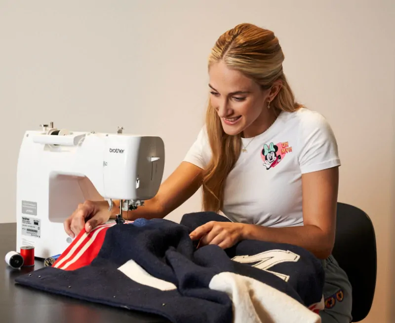 Šicí a vyšívací stroj Brother Innov-Is M380D