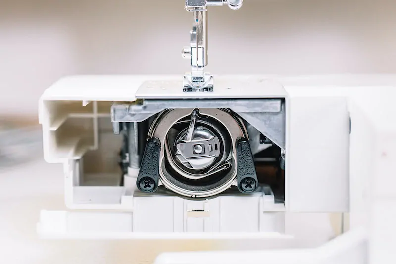 Šicí stroj Lada L30 + DÁREK