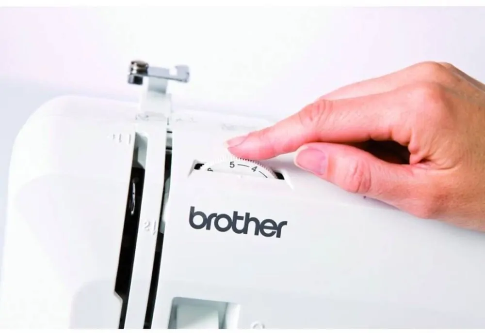 Šicí stroj Brother RL425