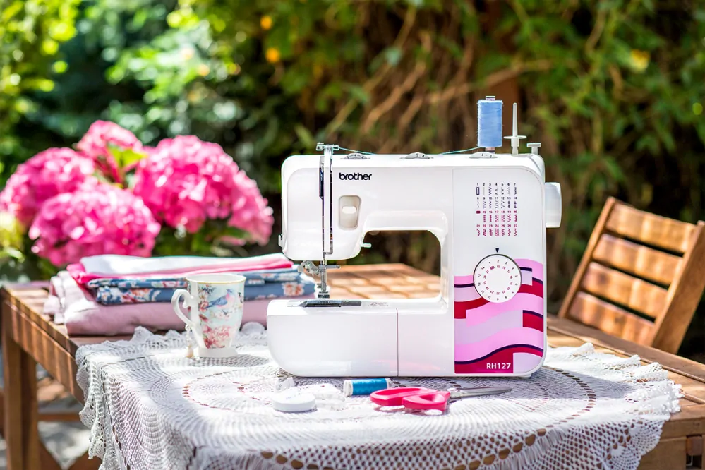 Šicí stroj Brother RH127