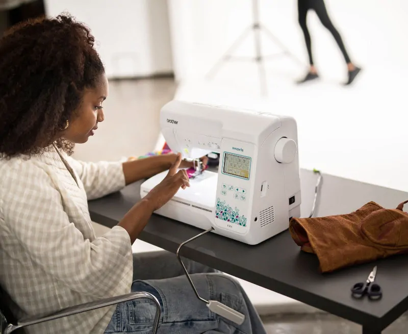 Šicí stroj Brother Innov-Is F560