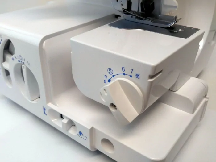 Overlock Lada 700 D + DÁREK